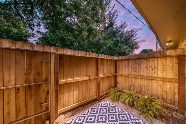 $192,500 | 14703 Barryknoll Lane, Unit 26, Houston, TX 77079