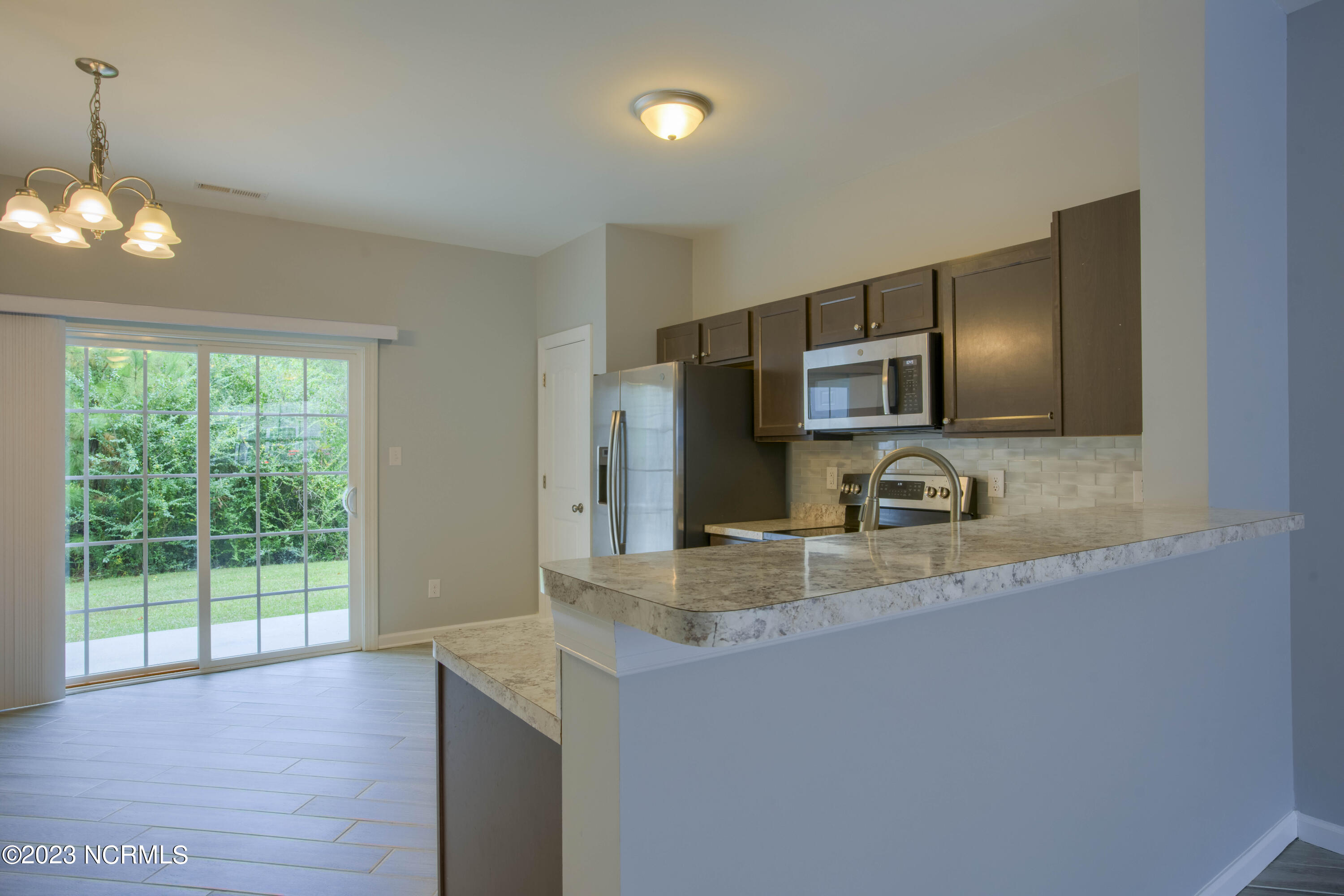 142 Beacon Woods Drive Holly Ridge, NC 28445 - Photo 16 of 30 142 Beaconwood - Interiors_16