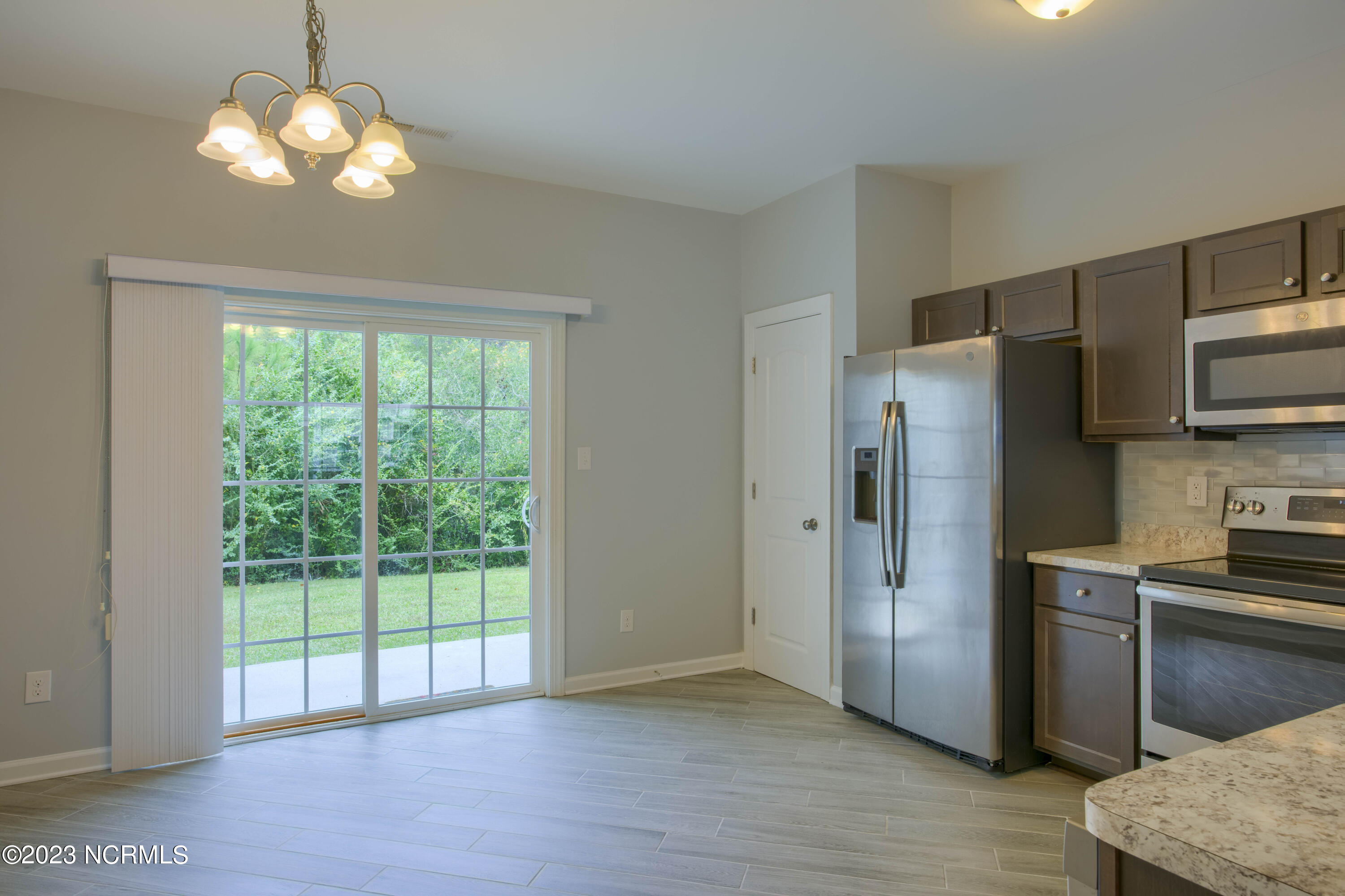 142 Beacon Woods Drive Holly Ridge, NC 28445 - Photo 17 of 30 142 Beaconwood - Interiors_14