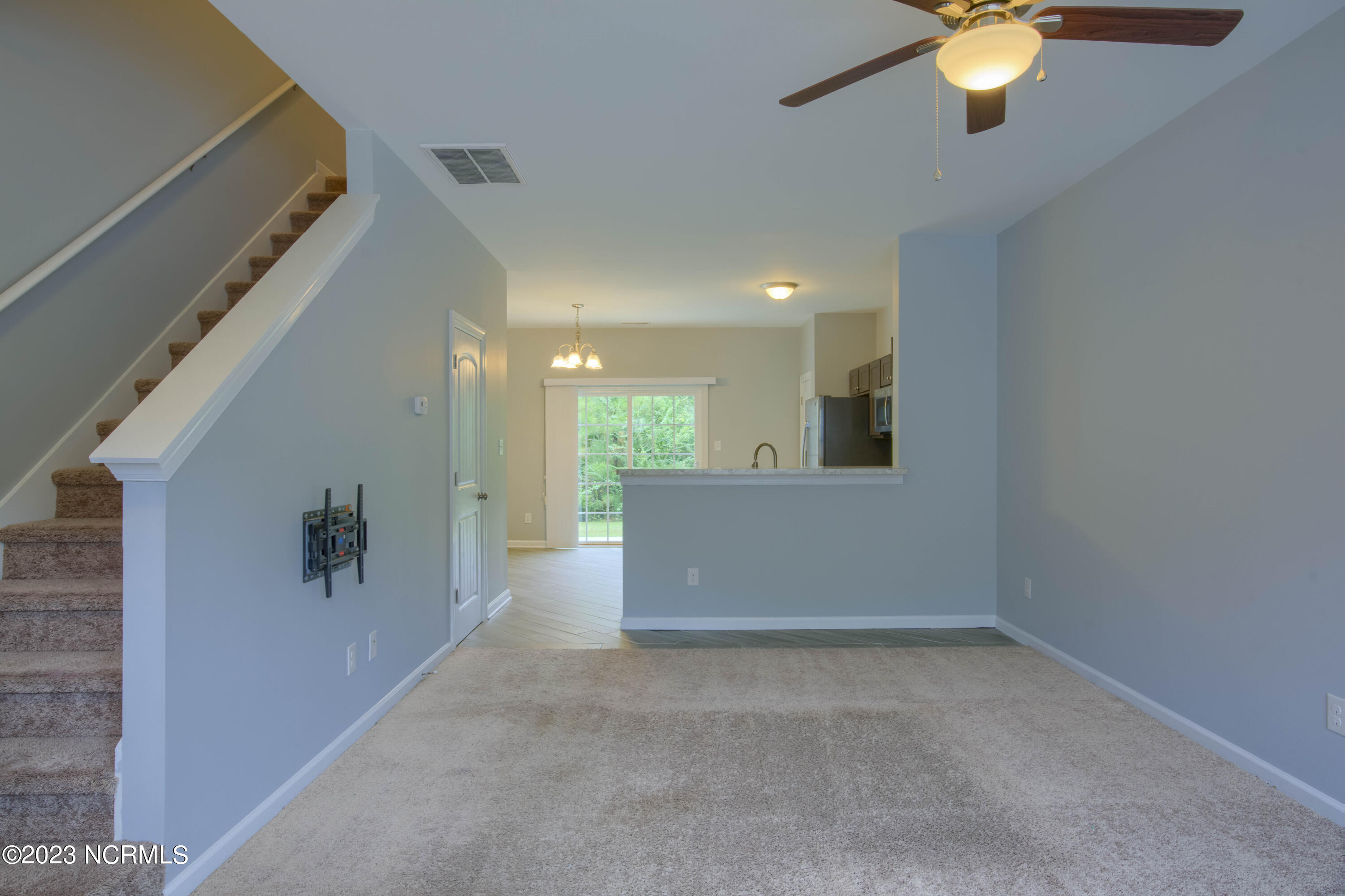 142 Beacon Woods Drive Holly Ridge, NC 28445 - Photo 8 of 30 142 Beaconwood - Interiors_20