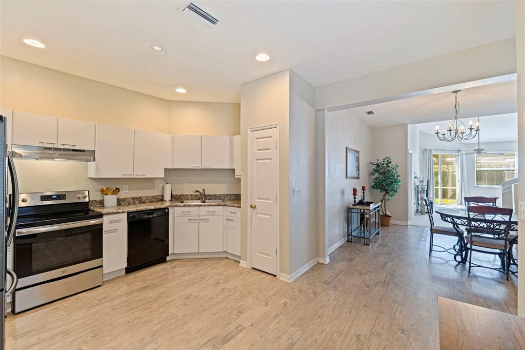 1050 Starkey Road, Unit 602 Largo, FL 33771 - Photo 5 of 49