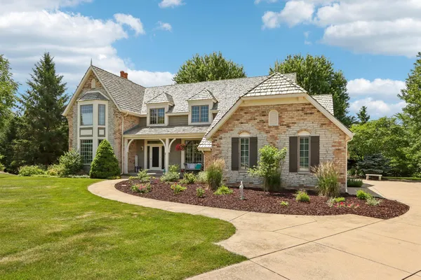 $989,900 | W288N3341 Lost Creek Court, Delafield, WI 53072