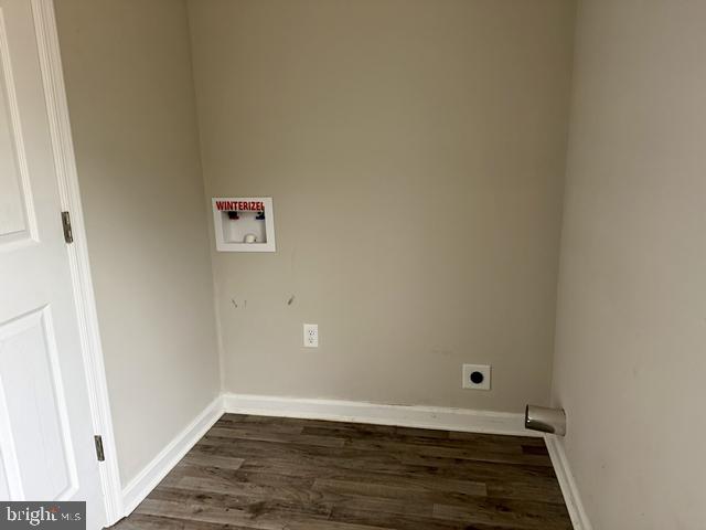 2120 Ruxton Drive Salisbury, MD 21801 - Photo 7 of 18 an empty room with wooden floor and closet