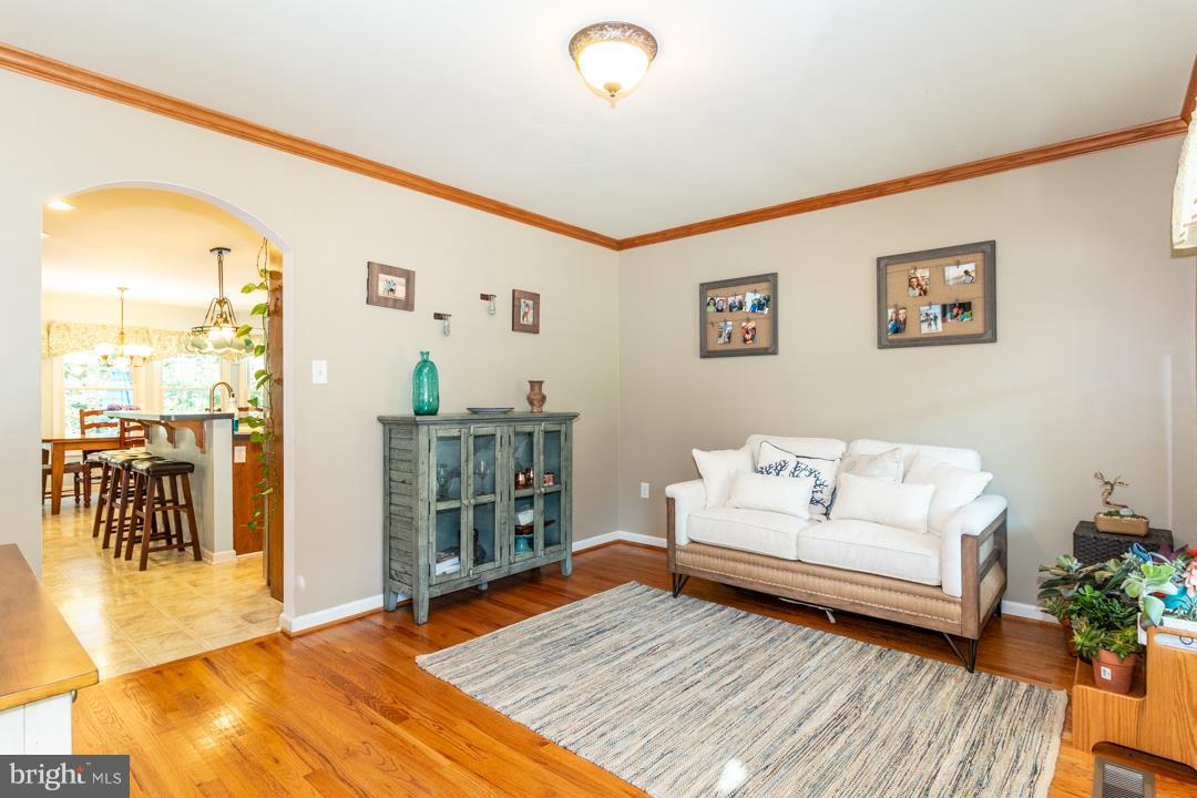 13750 Long Road Thurmont, MD 21788 - Photo 16 of 35 Sitting Room