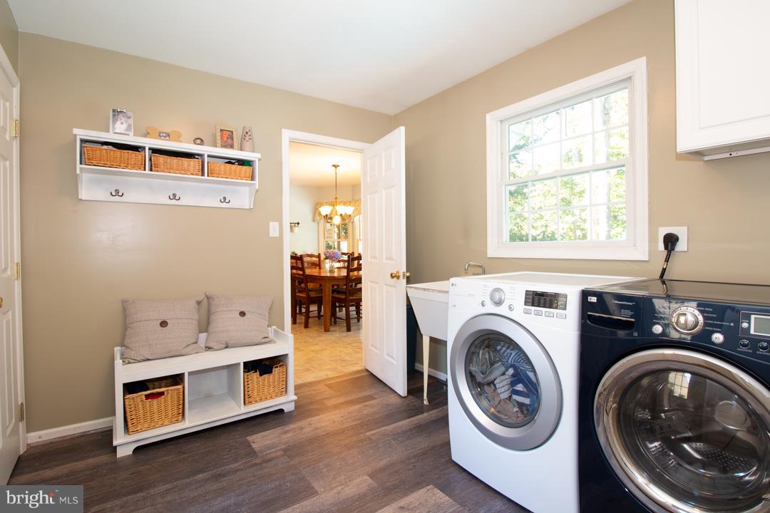 13750 Long Road Thurmont, MD 21788 - Photo 17 of 35 Laundry/Mud Room