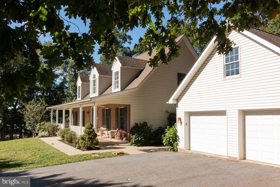 13750 Long Road Thurmont, MD 21788 - Photo 4 of 35 Front Garage