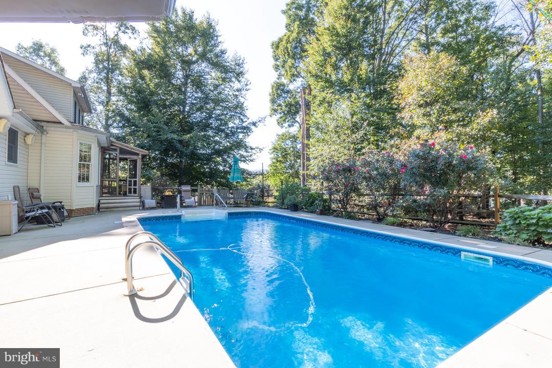 13750 Long Road Thurmont, MD 21788 - Photo 33 of 35 Pool
