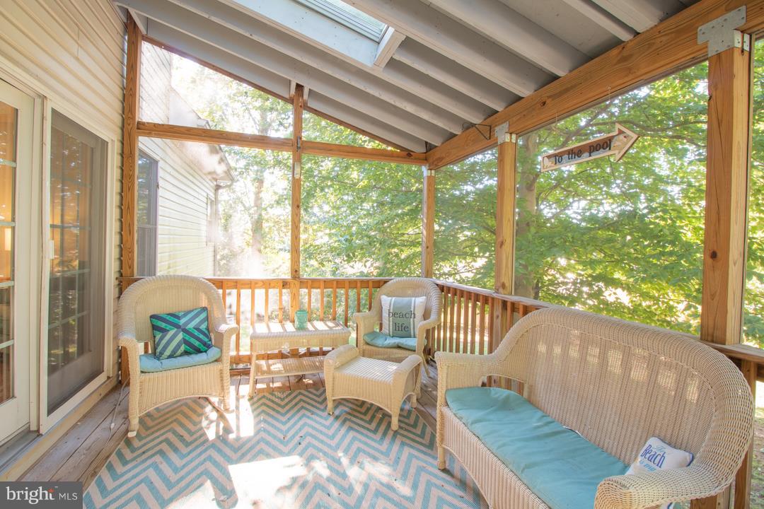13750 Long Road Thurmont, MD 21788 - Photo 34 of 35 Screened In Deck