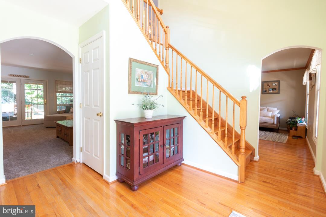 13750 Long Road Thurmont, MD 21788 - Photo 7 of 35 Foyer