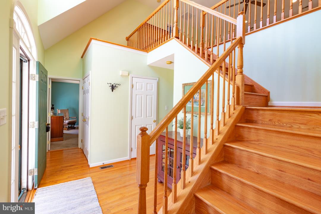 13750 Long Road Thurmont, MD 21788 - Photo 8 of 35 Foyer
