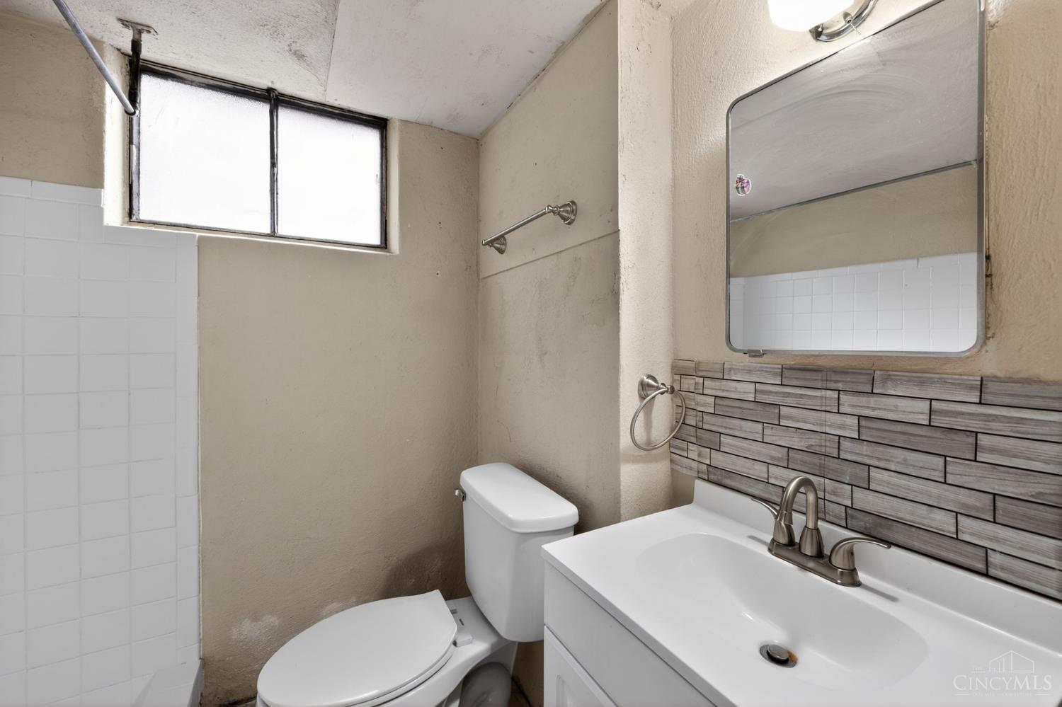 313 Pershing Avenue Cincinnati, OH 45215 - Photo 21 of 36