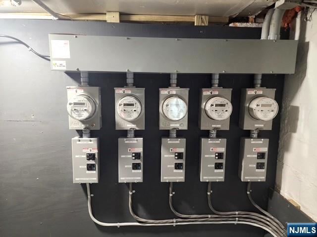 196 West End Newark, NJ 07106 - Photo 38 of 39 a view of water heater room