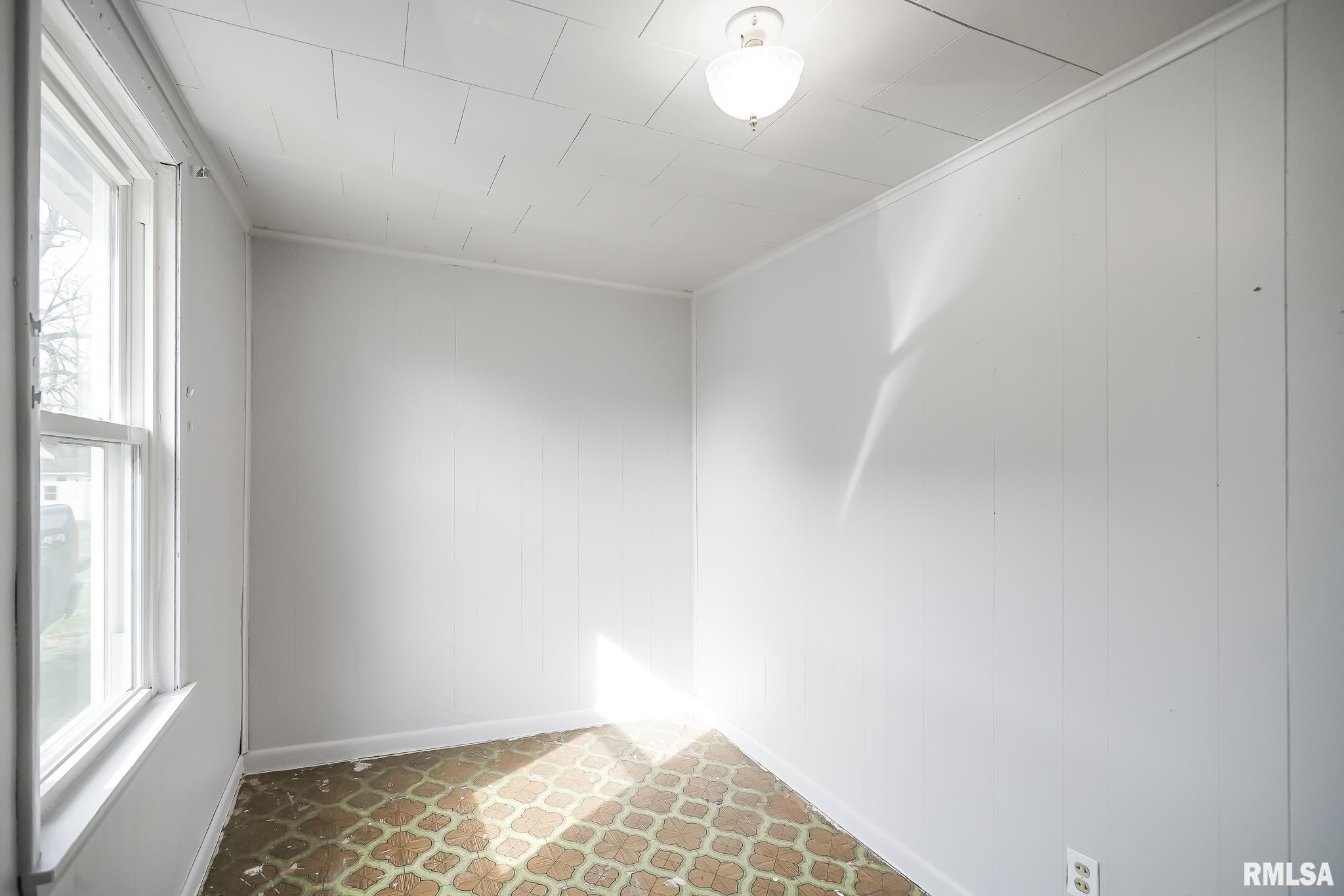 265 East Central Street Farmington, IL 61531 - Photo 7 of 21