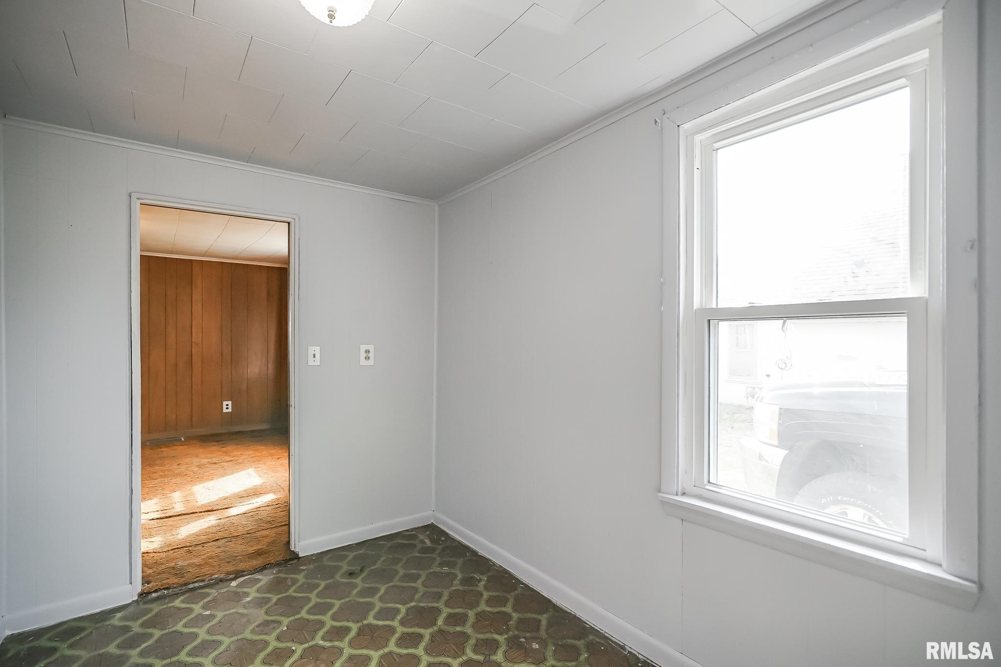 265 East Central Street Farmington, IL 61531 - Photo 8 of 21