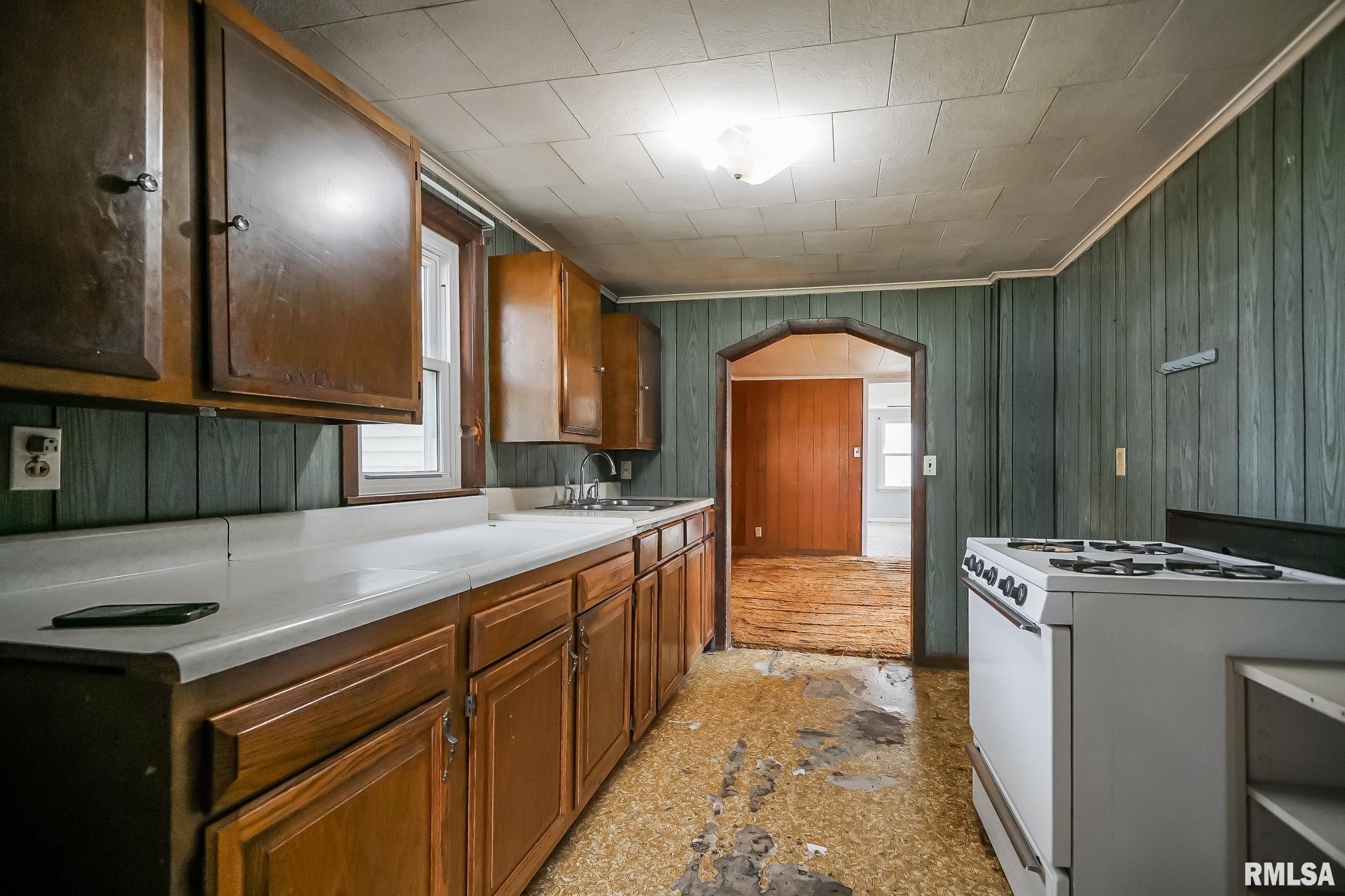 265 East Central Street Farmington, IL 61531 - Photo 10 of 21