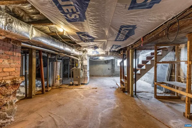 a view of utility room