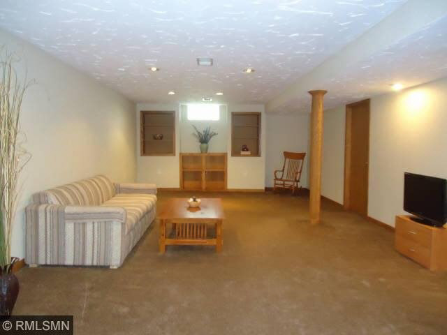 5455 Altura Road Northeast Fridley, MN 55421 - Photo 9 of 12