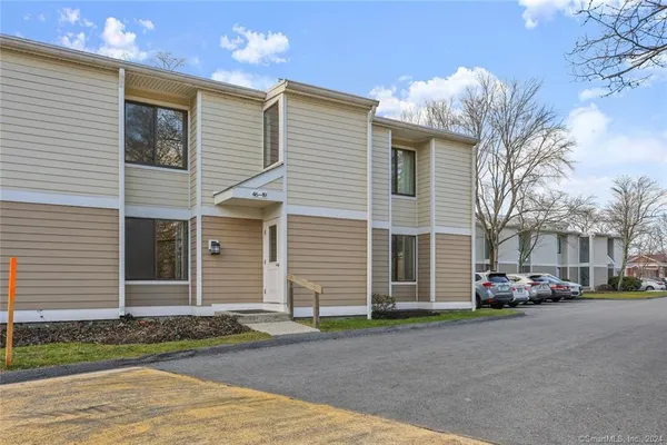 $309,900 | 48 Olcott Way, Unit 48, Ridgefield, CT 06877