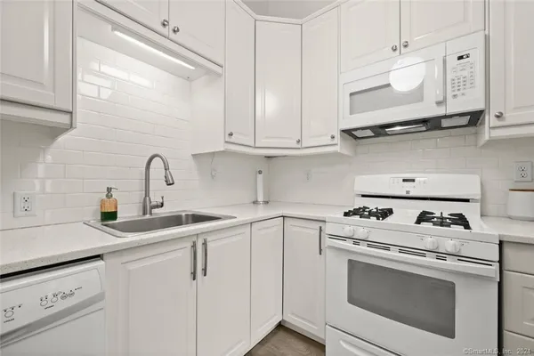 $309,900 | 48 Olcott Way, Unit 48, Ridgefield, CT 06877