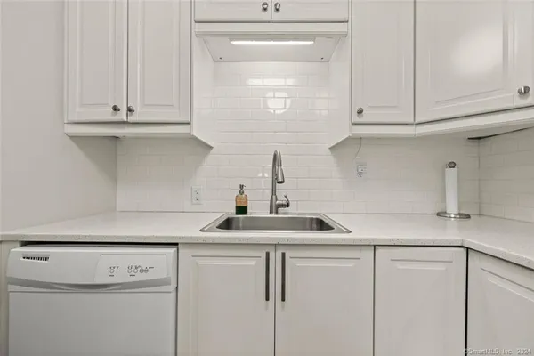 $309,900 | 48 Olcott Way, Unit 48, Ridgefield, CT 06877