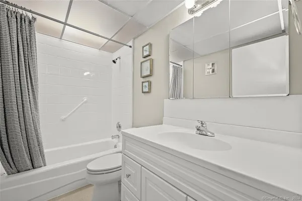 $309,900 | 48 Olcott Way, Unit 48, Ridgefield, CT 06877