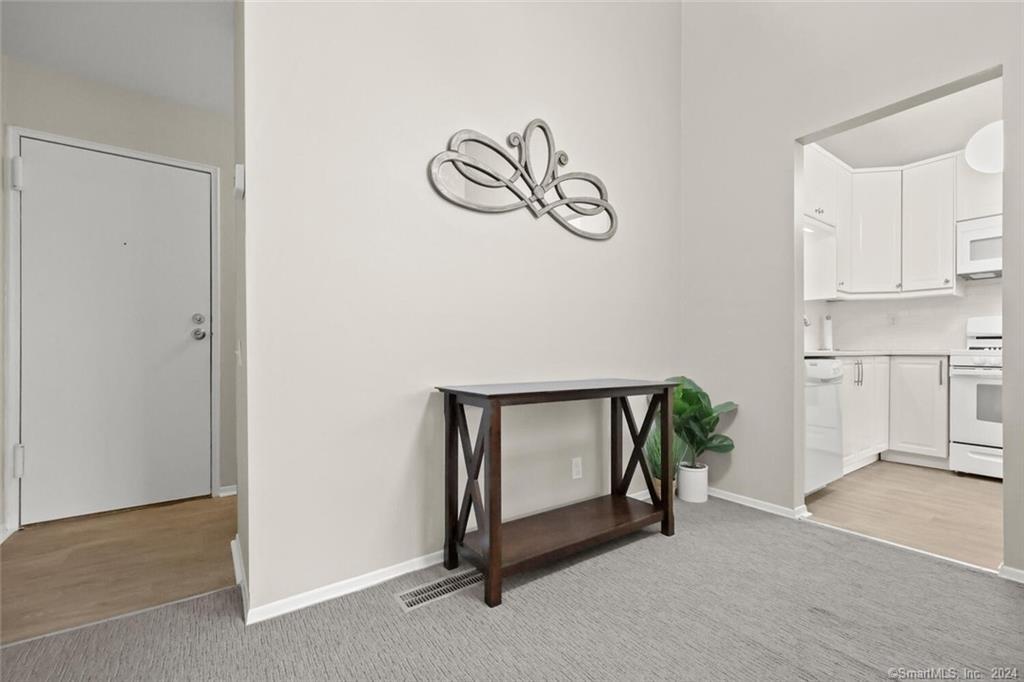 48 Olcott Way, Unit 48 Ridgefield, CT 06877 - Photo 2 of 36