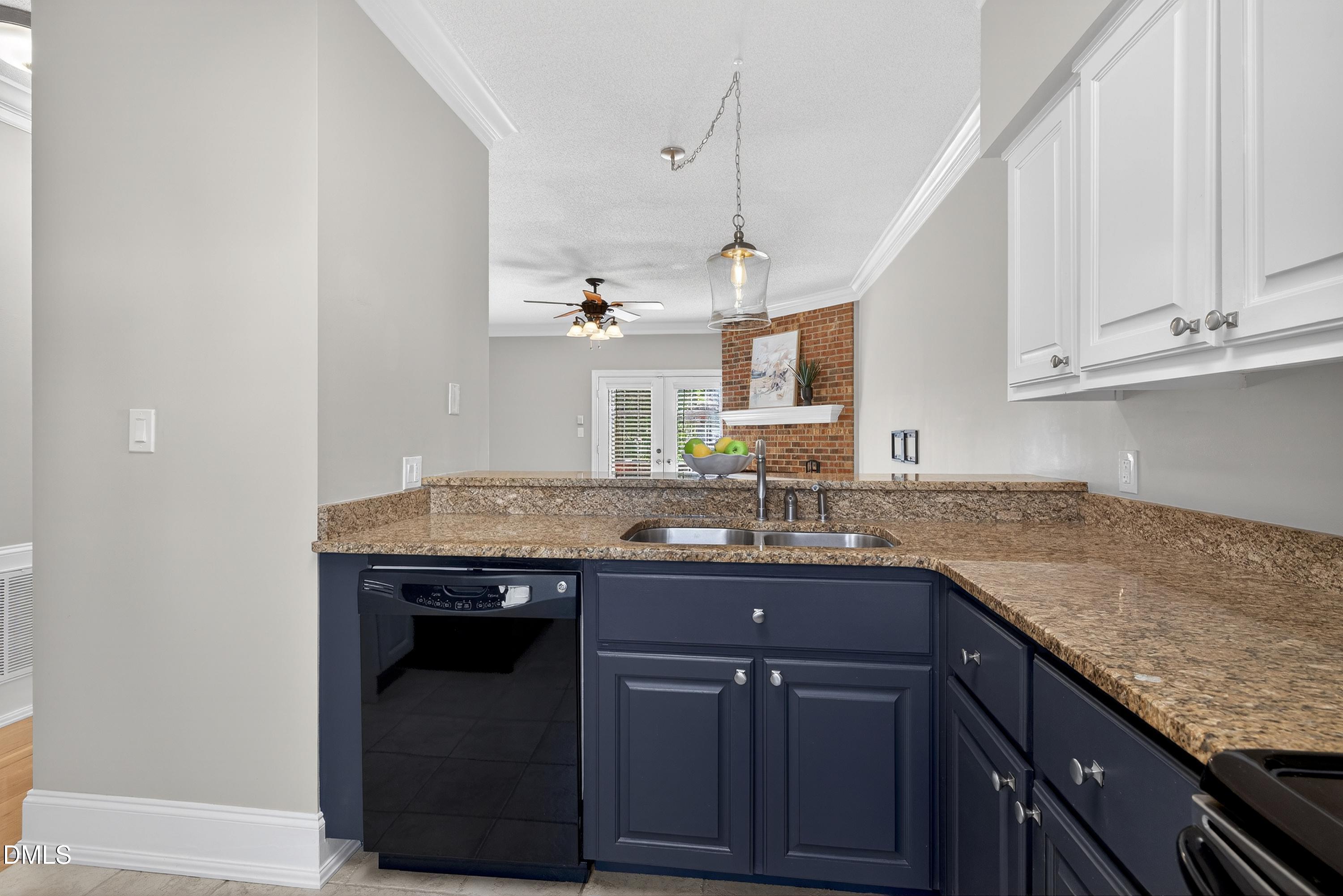 1404 Governors Court Raleigh, NC 27604 - Photo 8 of 36 Scene-11