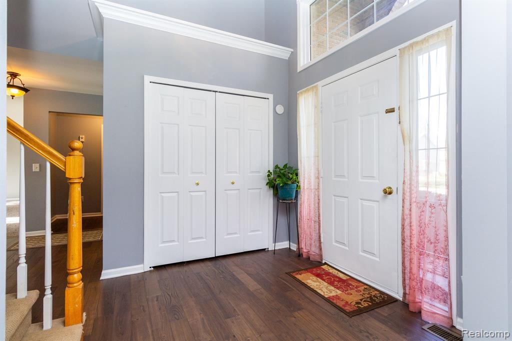 1582 Nadine Rochester Hills, MI 48307 - Photo 6 of 58