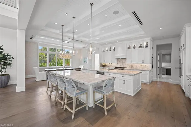 $9,900,000 | 175 Center Street, Naples, FL 34108