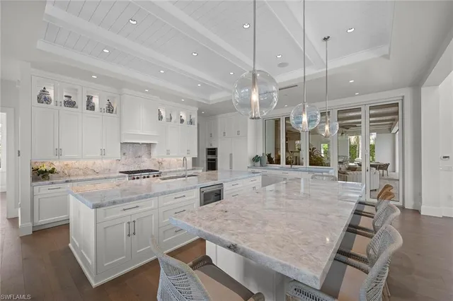 $9,900,000 | 175 Center Street, Naples, FL 34108