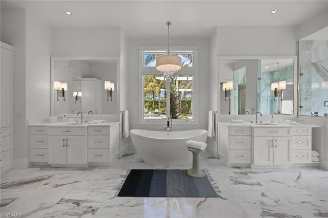 $9,900,000 | 175 Center Street, Naples, FL 34108