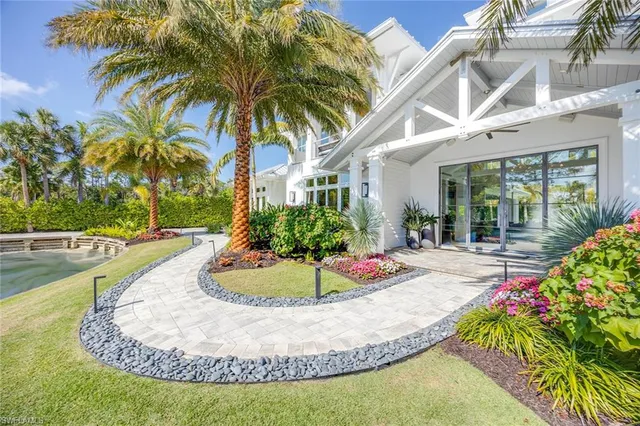 $9,900,000 | 175 Center Street, Naples, FL 34108