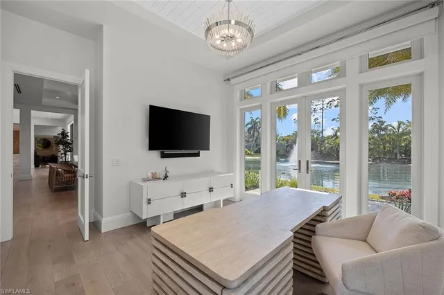 $9,900,000 | 175 Center Street, Naples, FL 34108