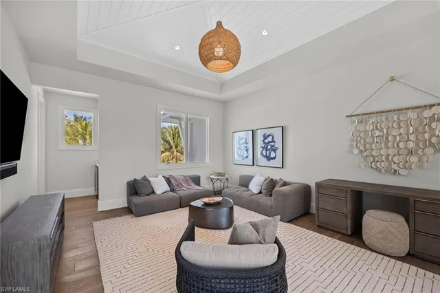 $9,900,000 | 175 Center Street, Naples, FL 34108