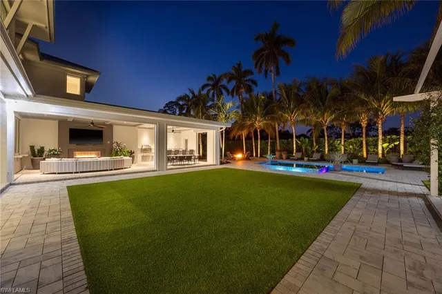 $9,900,000 | 175 Center Street, Naples, FL 34108