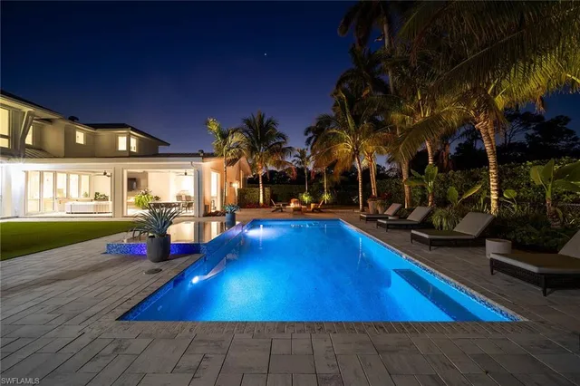 $9,900,000 | 175 Center Street, Naples, FL 34108