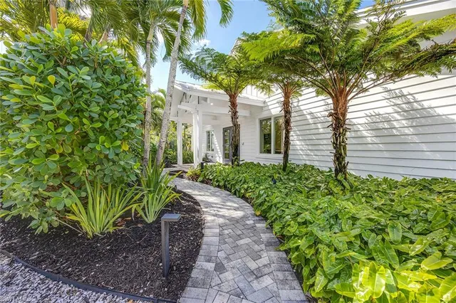 $9,900,000 | 175 Center Street, Naples, FL 34108