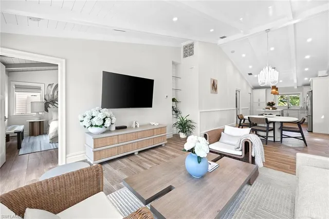 $9,900,000 | 175 Center Street, Naples, FL 34108