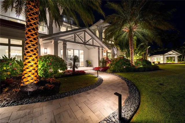 $9,900,000 | 175 Center Street, Naples, FL 34108