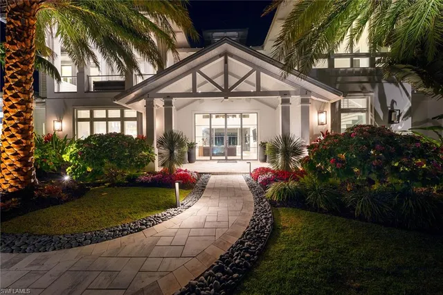 $9,900,000 | 175 Center Street, Naples, FL 34108