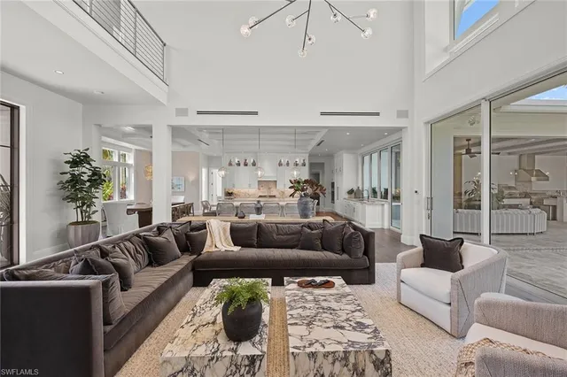 $9,900,000 | 175 Center Street, Naples, FL 34108