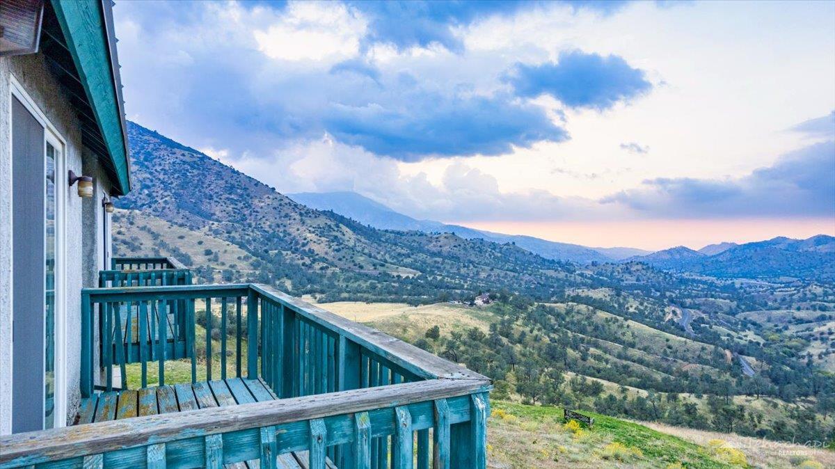 24700 Woodford-Tehachapi Road Tehachapi, CA 93561 - Photo 2 of 21 Gallery Image 2