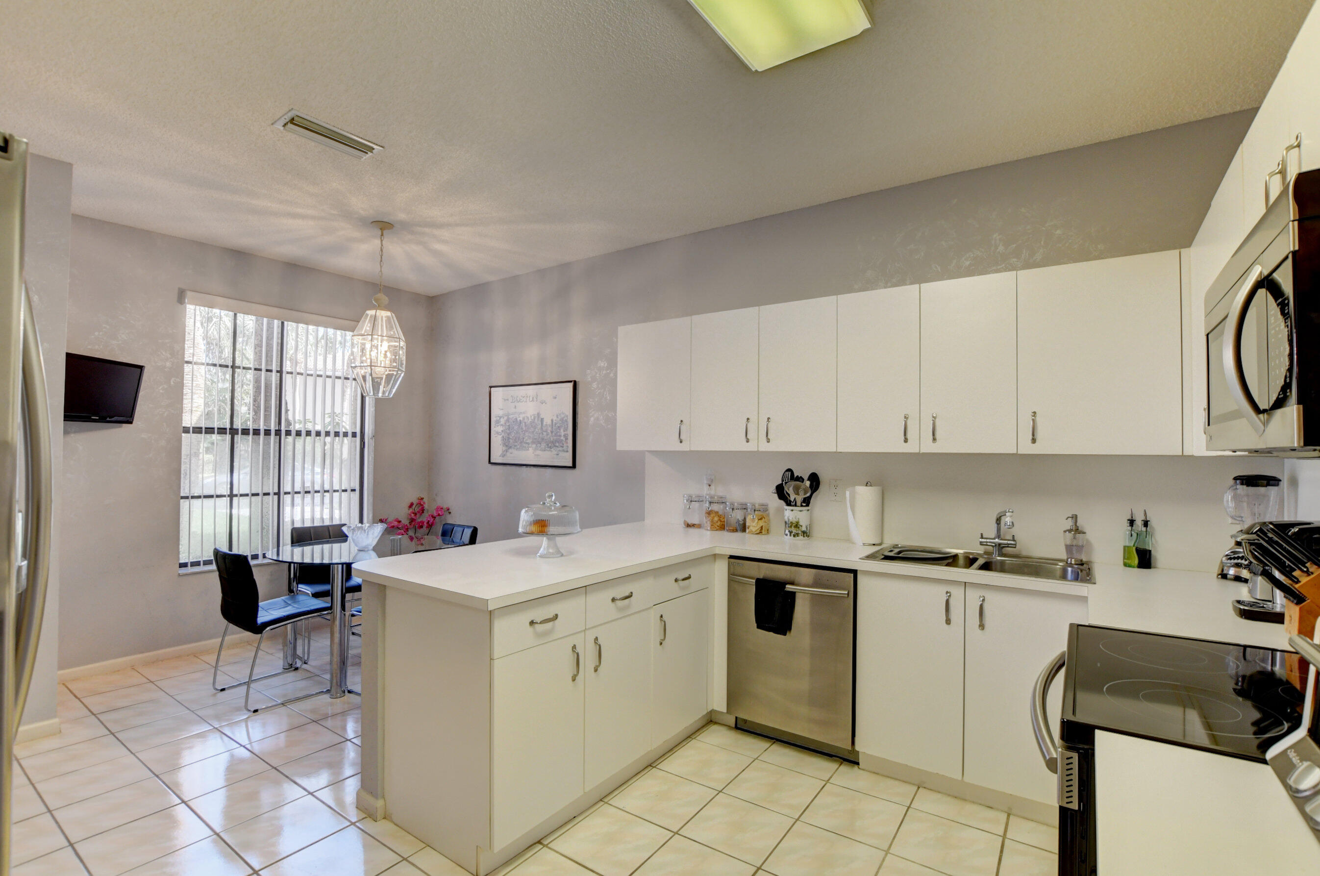 6769 Montego Bay Boulevard, Unit C Boca Raton, FL 33433 - Photo 11 of 31 kitchen