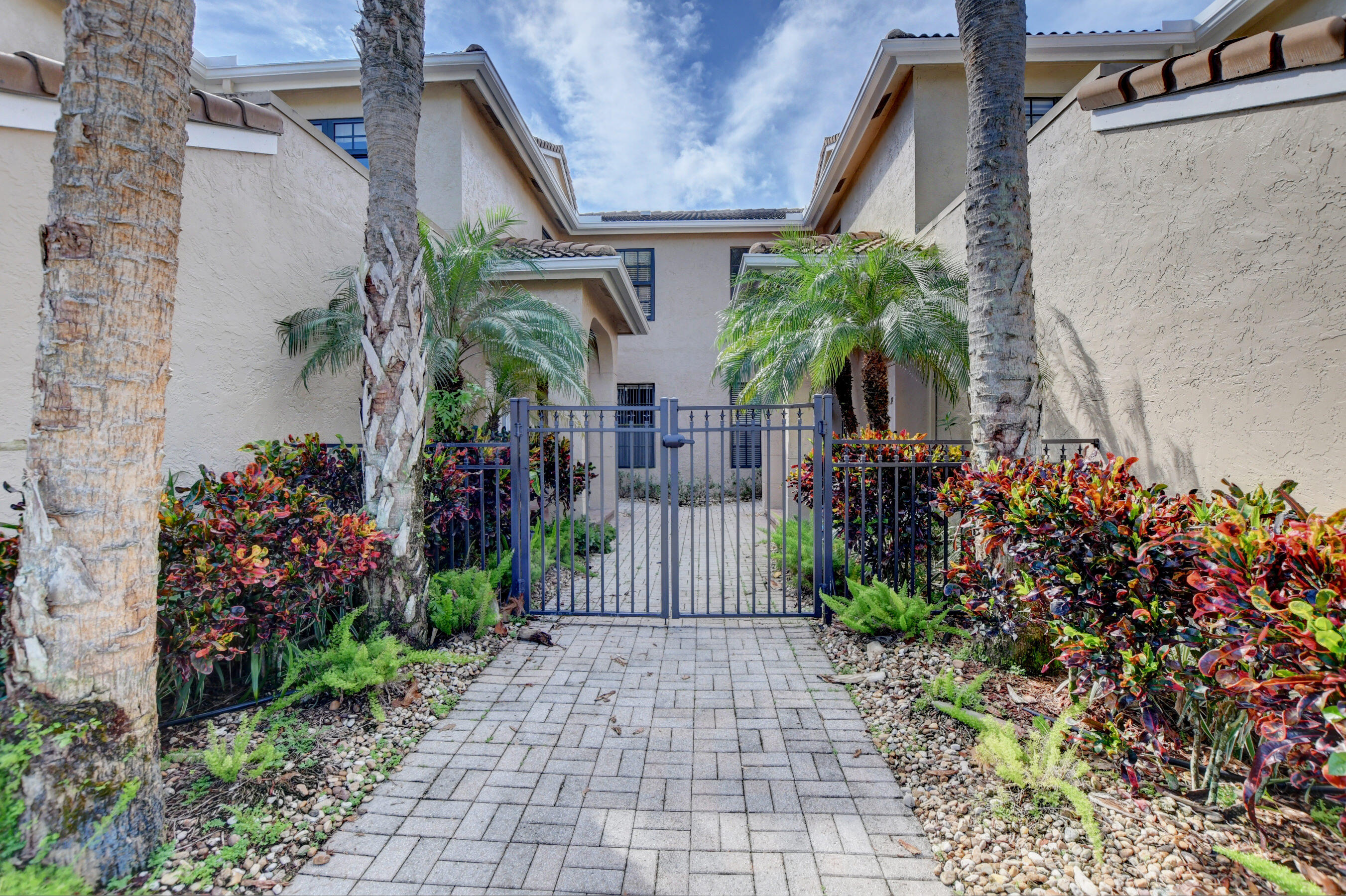 6769 Montego Bay Boulevard, Unit C Boca Raton, FL 33433 - Photo 2 of 31 entrance