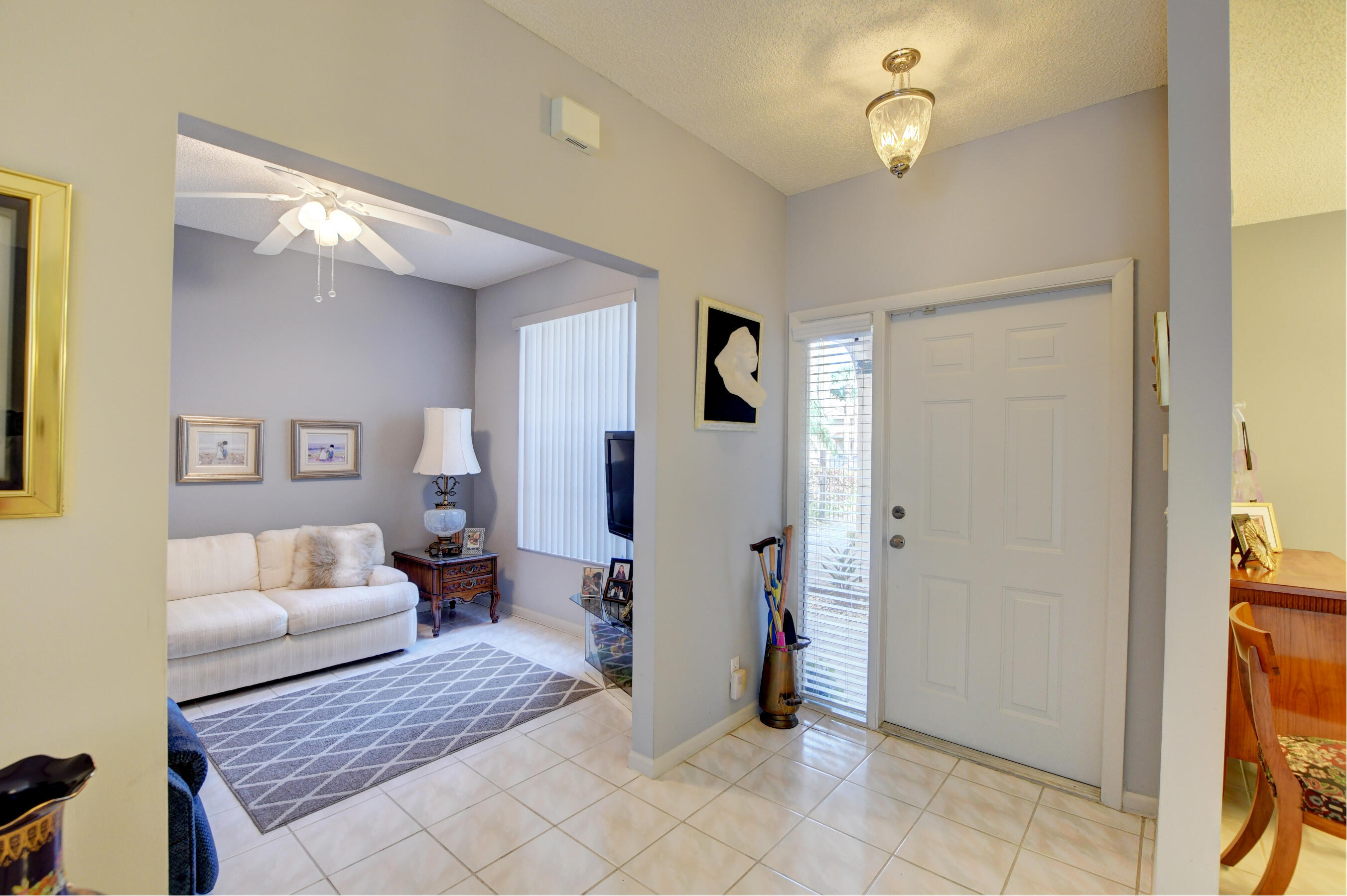 6769 Montego Bay Boulevard, Unit C Boca Raton, FL 33433 - Photo 4 of 31 foyer