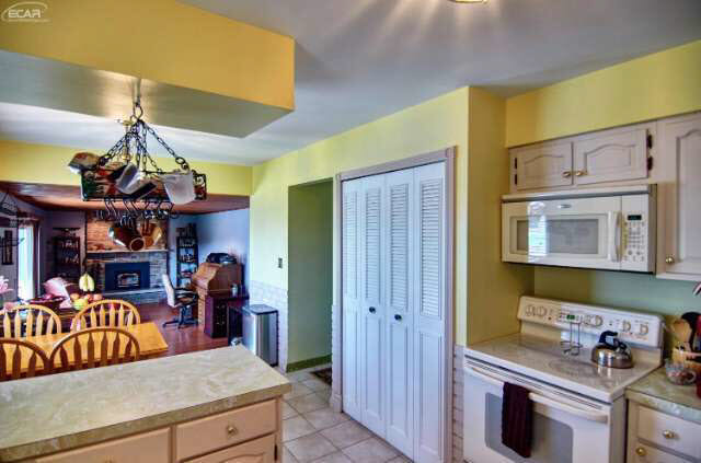 8408 Ridge Road Goodrich, MI 48438 - Photo 10 of 54 21113272-9.JPG