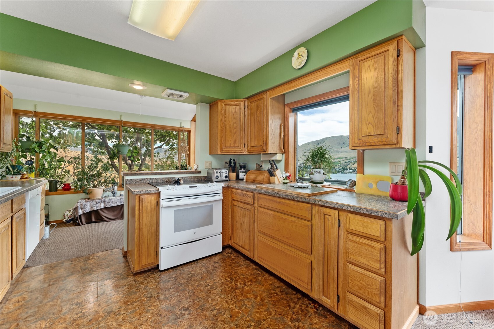 916 No-See-Um Road Chelan, WA 98816 - Photo 11 of 39 Gallery Image 11