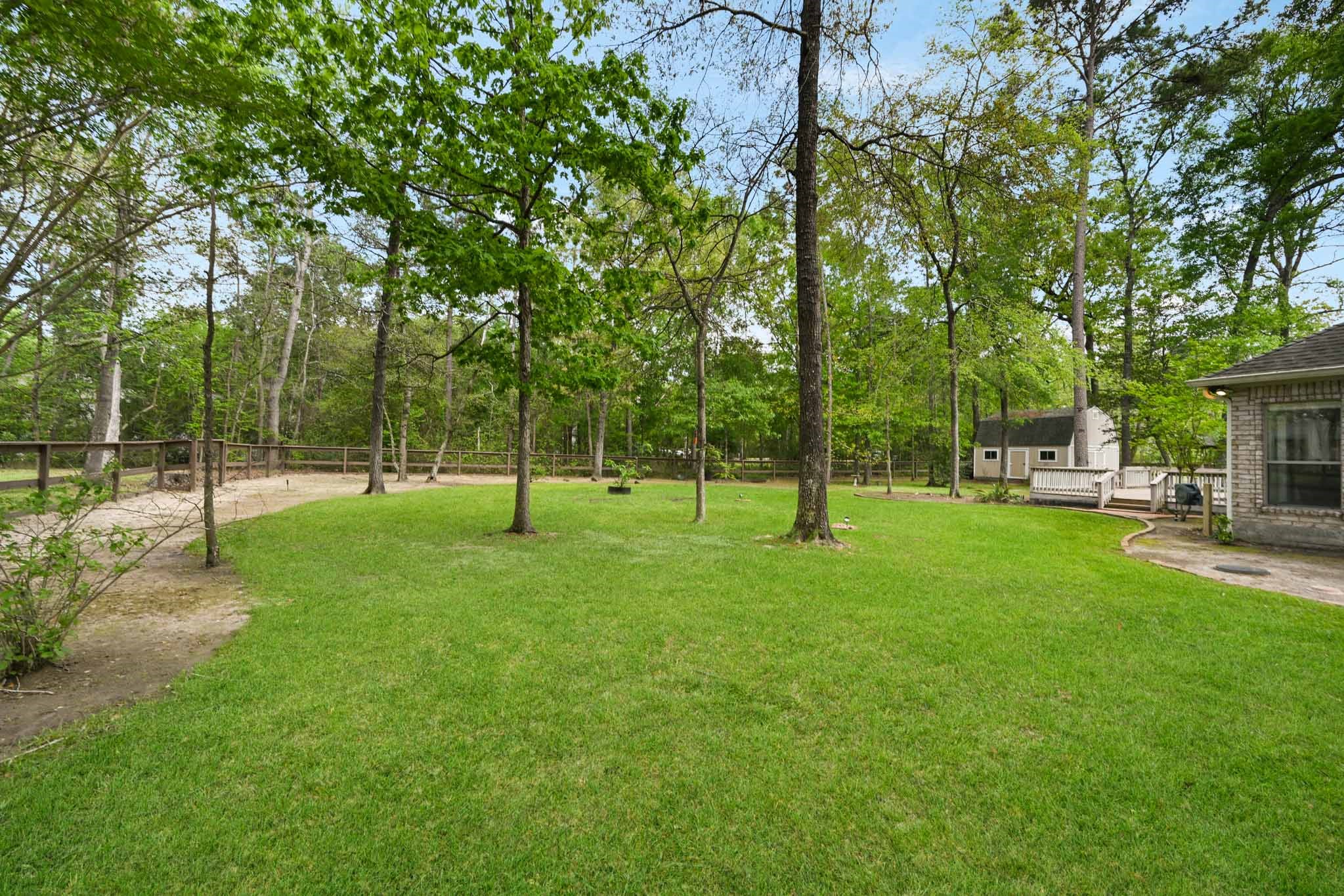 11995 White Oak Crossing Conroe, TX 77385 - Photo 44 of 44 a view of a park with large trees