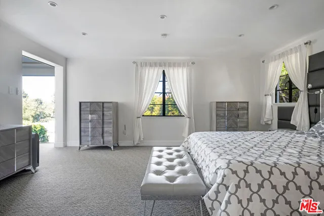 $18,995 | 1323 Club View Drive, Los Angeles, CA 90024