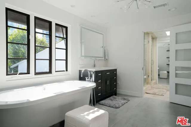 $18,995 | 1323 Club View Drive, Los Angeles, CA 90024